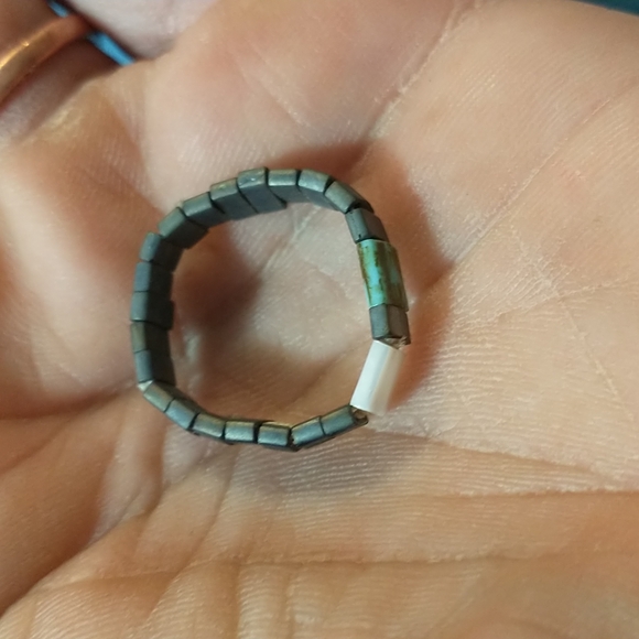 Cute beaded ring - Picture 3 of 4